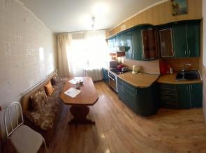 Trekhkomnatnaya Flat