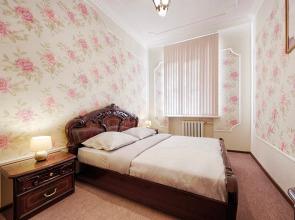 V Tsentre Goroda Apartments