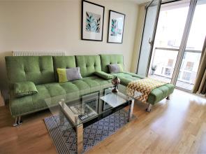 Extravagant Court Apartment