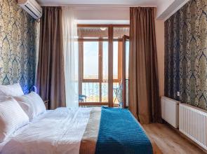 U Morya S Basseynom Flat 2