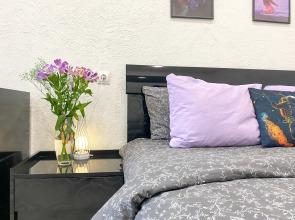 Schastye Zhit V Tsentre Sevastopolya S Balkonchikom Apartments