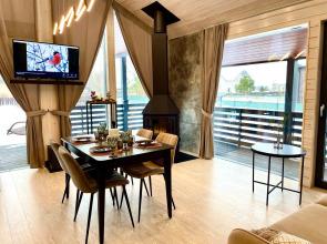 S Panoramnymi Oknami Na Mozhayskom More Private House