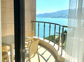 S Vidom Na More Plyazh Izumrudny Apartments