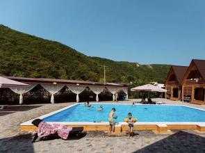 Kottedzh Russkaya Derevnya ryadom s morem (2) Private house