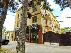 La Vita (la Vita) Guest House