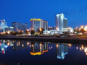 V istoricheskom tsentre Minska Nemiga s shikarnym vidom iz Okna Wi-Fi 24/7 Apartments