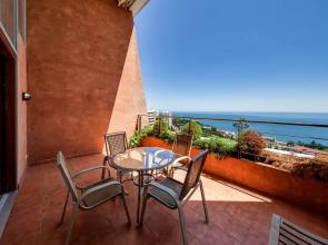 Surname Deluxe Apartments 12