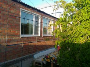 S Tremya Spalnyami I Bolshoy Solnechnoy Verandoy Private house