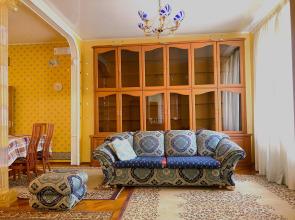 U Patriarshikh Prudov Lodging Houses