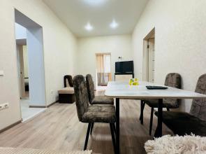 Trekhkomnatnaya Flat