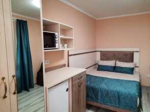 Plyazhnyye na Drazhinskogo 7a Apartments, 4