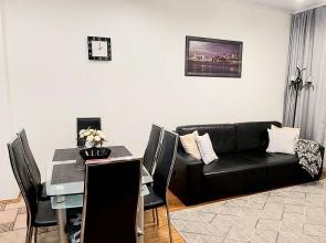 V Tsentre 4-Kh Komnatnye na Sverdlova 22 Ryadom s Vokzalom Apartments