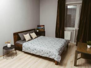 Sovremennaya Yevro Dvukhkomnatnaya  V Tsentre Goroda S Shikarnym Vidom Flat