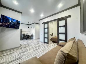 Dizaynerskaya Yevrodvukhkomnatnaya Kvartira V Tsentre Goroda Flat