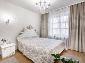 V Tsentre Minska Na Prospekte Nezavisimosti 13 Apartments