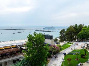 Orjonikidze 11/1 Flat 7