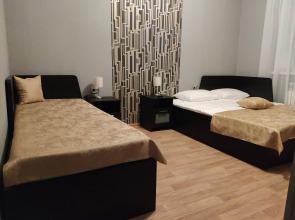 House on Melnova 3 Apartments