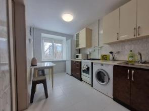 3kh-Komnatnaya Kvartira v Tsentre Khabarovska Flat