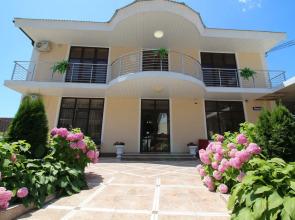 AlMar Lermontovo Guesthouse