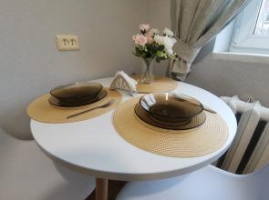 Uyutnaya Ryadom S Parkom I Nedaleko Ot Volgi Flat