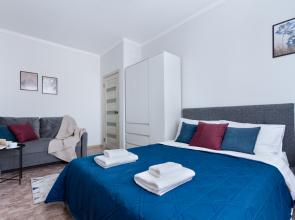 Moreon Vozle Ot Odnogo Iz Krupneyshikh Zooparkov Rossii I M Zaeltsovskaya Flat