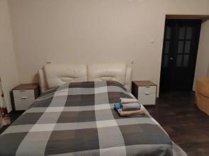 Na Prospekte Lomonosova 83 Flat