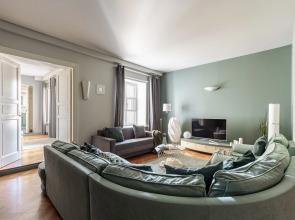 dvuhurovnevye  Big Italy 200 kv.m naprotiv Russkogo muzeya Apartments