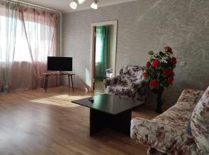 Dvukhkomnatnye Apartamenty Vozle Zh/d I Avtovokzalov, Tsentr Flat