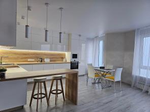 V Tsentre S Vidom na More Flat