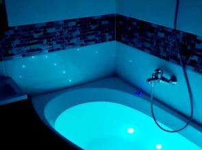 Uyutnaya Studiya S Kaminom V Novom Dome Flat