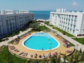 Admiralskaya Laguna Apartments