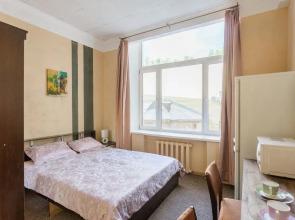 Rooms 1/10 Living quarters