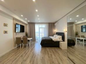 Akvadelyuks u morya, s bassejnom, SPA, plyazhem N365 Apartments