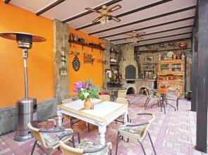 U Irinyi Guest House