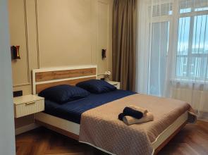 S Dizaynerskim Remontom Flat