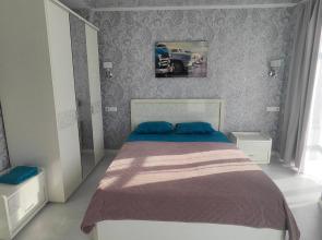 Dvukhkomnatnye v Samom Tsentre Apartments