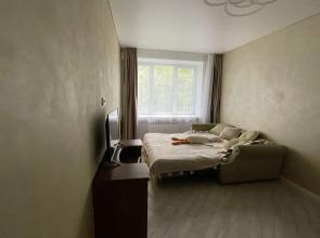 Trekhkomnatnaya Na Ulitse Oktyabryskaya 50 Flat