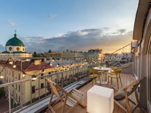 Dvuhurovnevye Attico 100 kv.m s Terrasoj Naprotiv Russkogo Muzeya Apartments