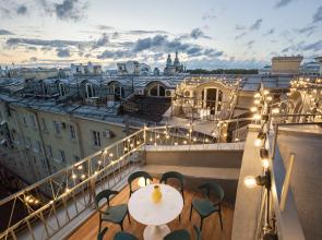 Dvuhurovnevye Benua 170 kv.m s Tremya Terrasami Naprotiv Russkogo Muzeya Apartments