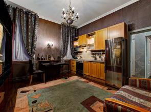 Longo Bolshaya Konyushennaya 4 Flat