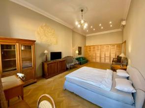 Dlya 6 Chelovek U Naberezhnoy Kanala Griboyedova Apartments