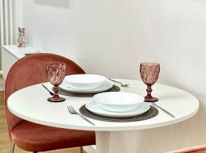 Komfortnaya studiya s dizaynerskim remontom, ryadom more, park, magaziny Flat