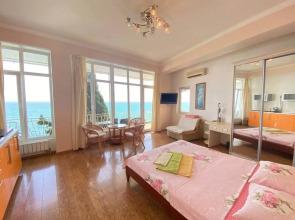 Dvukhmestnye Biznes S Vidom Na More I Balkonom 3/1 Flat