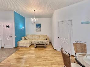 Na Chernomorskoy Naberezhnoy 1G Apartments