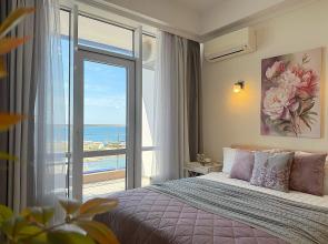 Akvadelyuks u morya, s bassejnom, SPA, plyazhem N455 Apartments