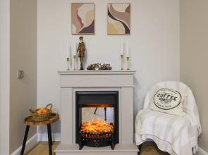 S Kaminom V Sosnovom Lesu Flat