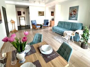 V tsentre goroda v novom dome Flat