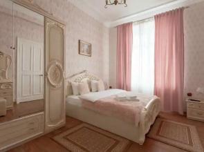 Uluchshennye Trekhkomnatnye Klassik Apartments