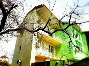 Na Starshinova Guest House