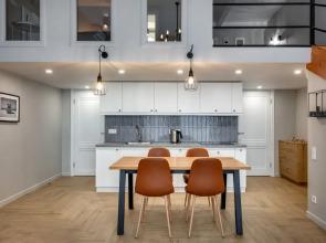 Surname Deluxe Apartments 13